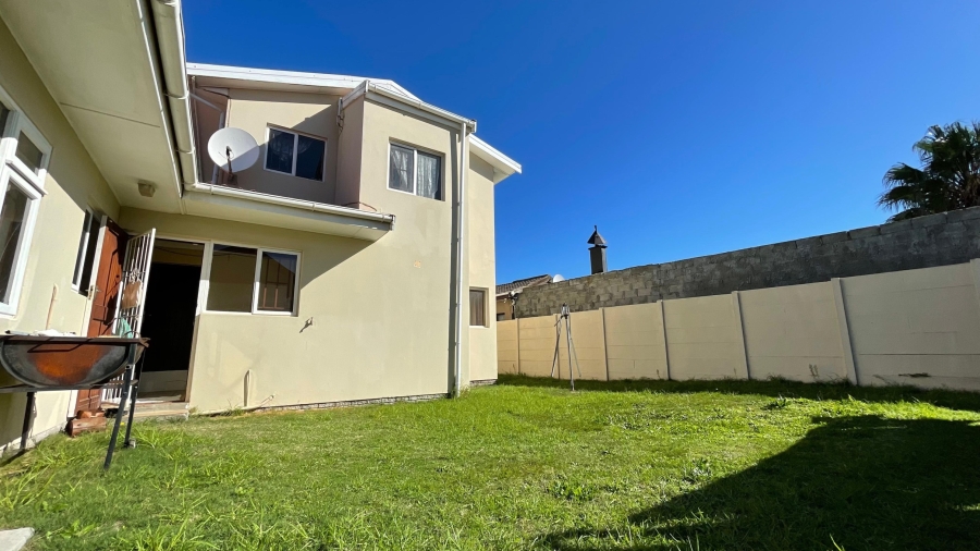 6 Bedroom Property for Sale in Onverwacht Western Cape